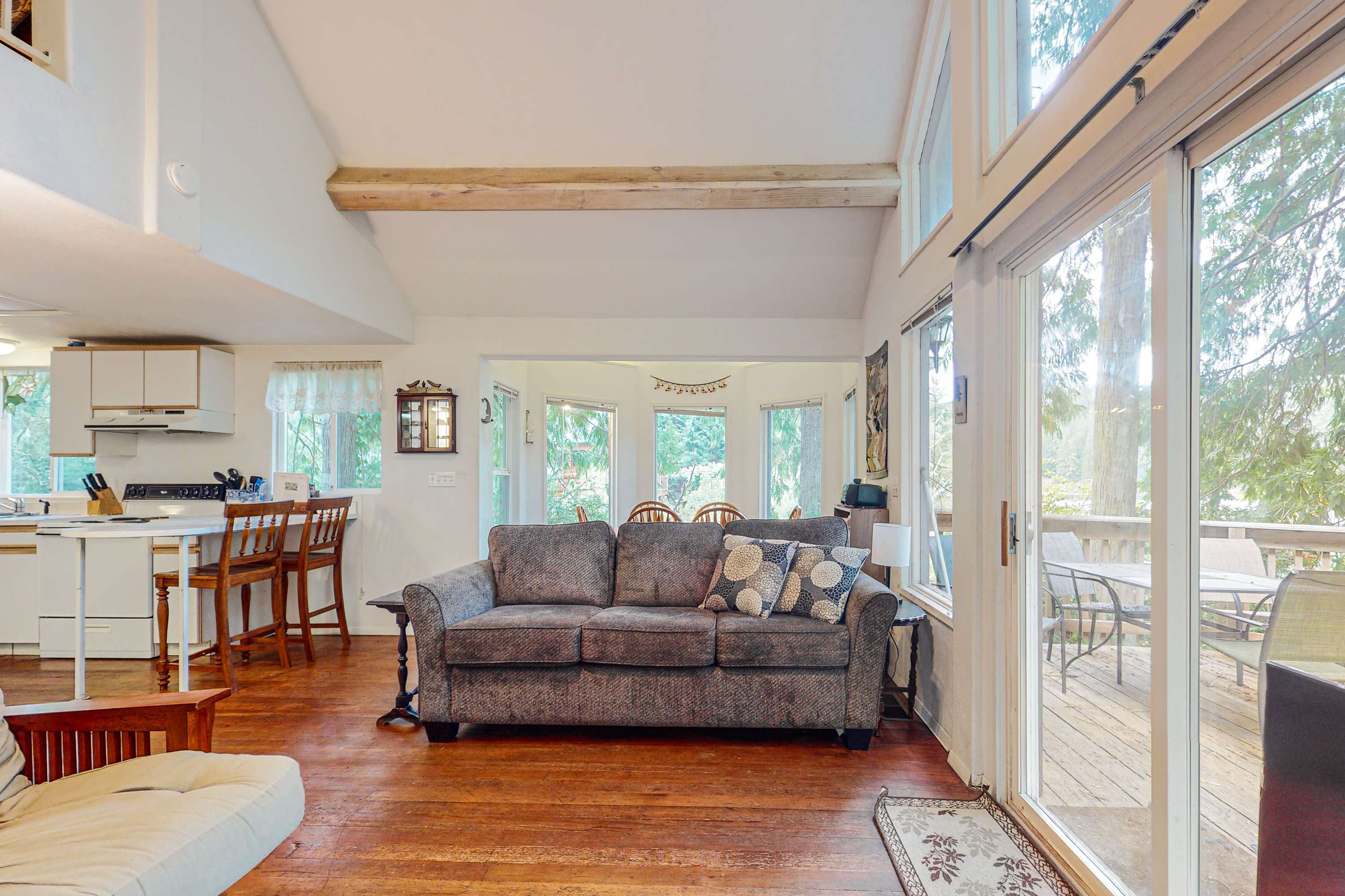 large-2bd4b2818e2854fc07eb9b91519bf9a459406aec.jpg