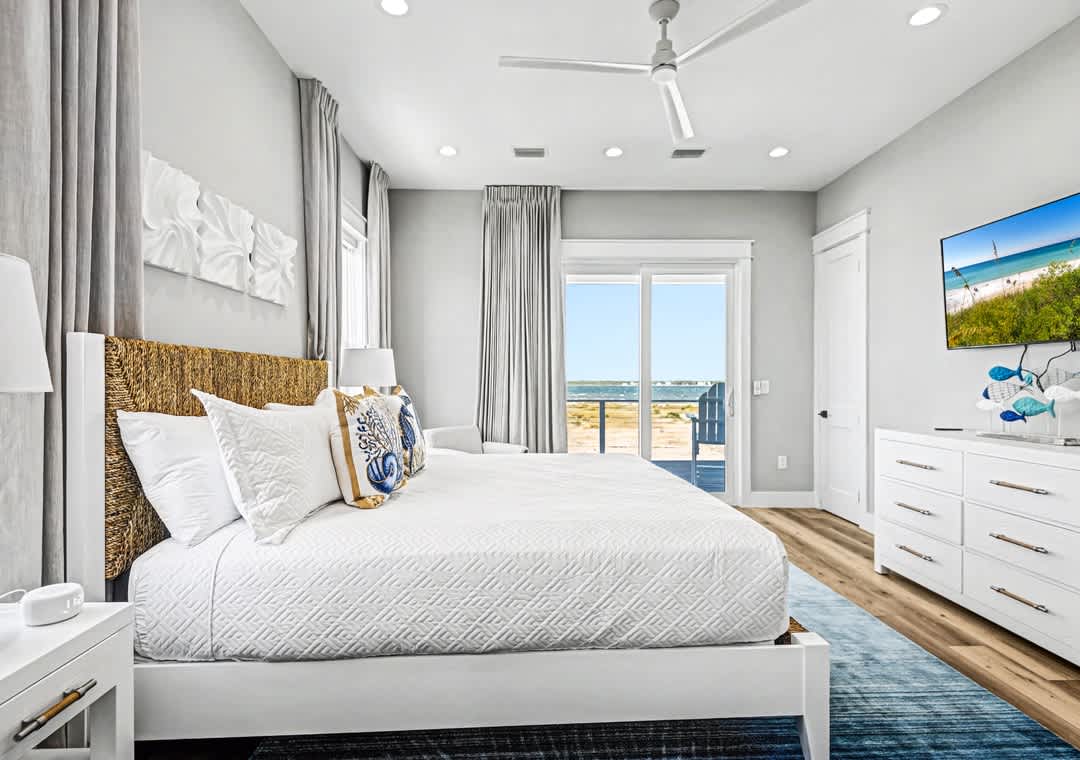 King primary suite 2 with private balcony