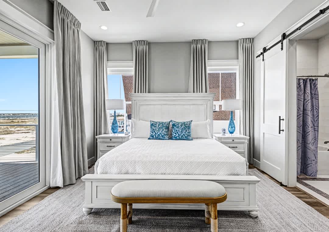 First floor guest bedroom 1