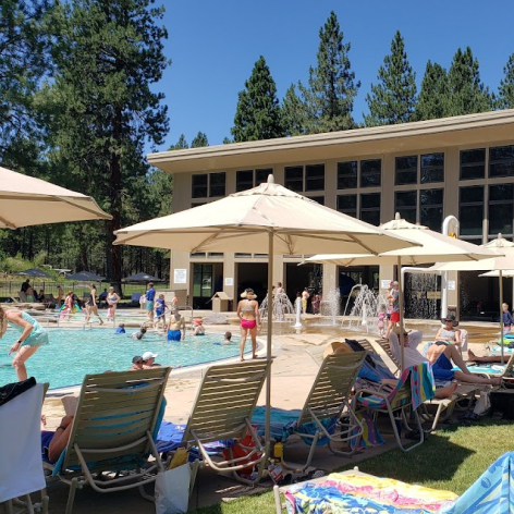 BB Glaze Meadow Aquatic Center