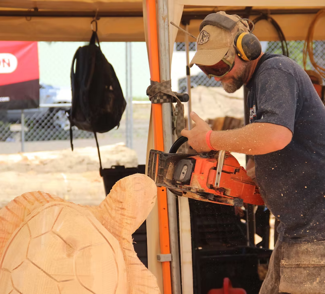 Reedsport Divisional Chainsaw Carving Championship