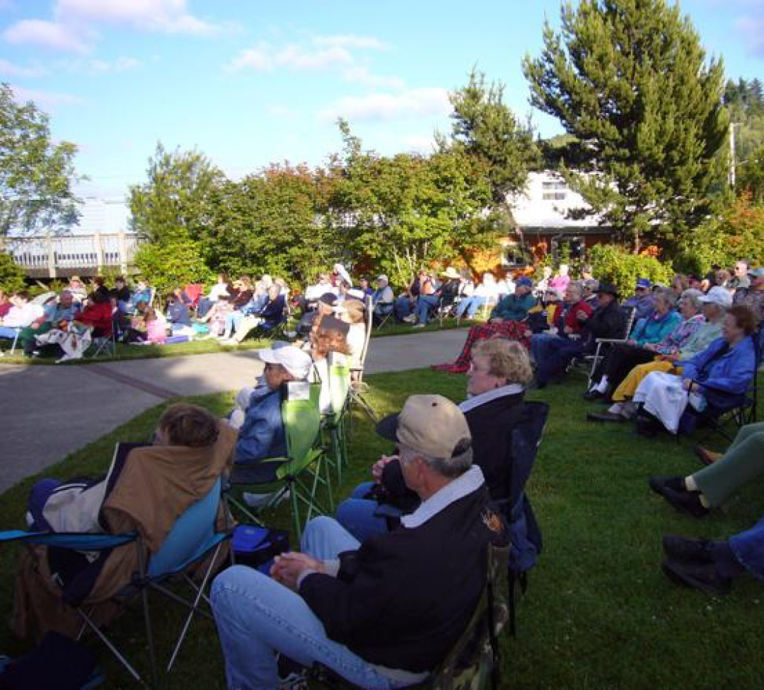 Reedsport Umpqua Discovery Center Riverfront Rhythms