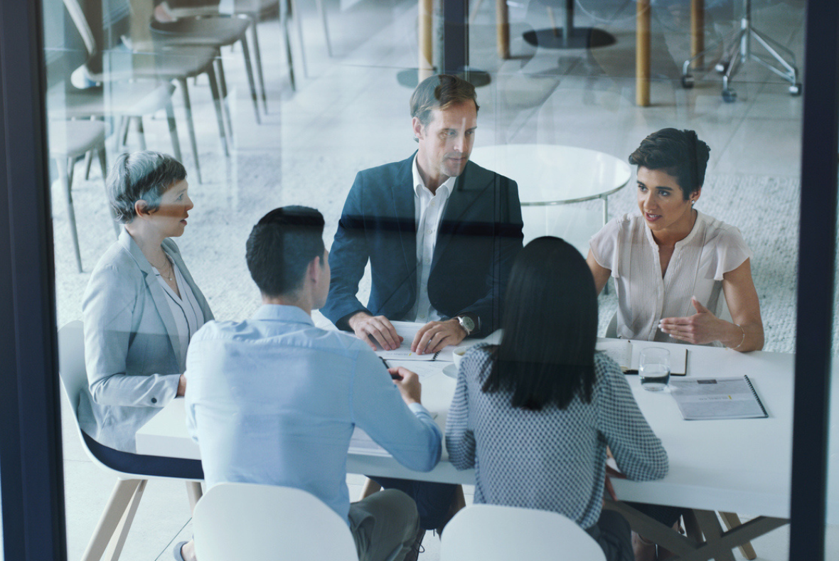 Groupe d'experts partageant sur l'intelligence artificielle