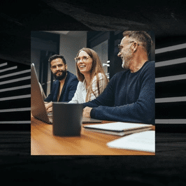 Panel d’experts discutant du rôle du soutien applicatif dans la réussite de l’intégration de systèmes dorsaux multiples