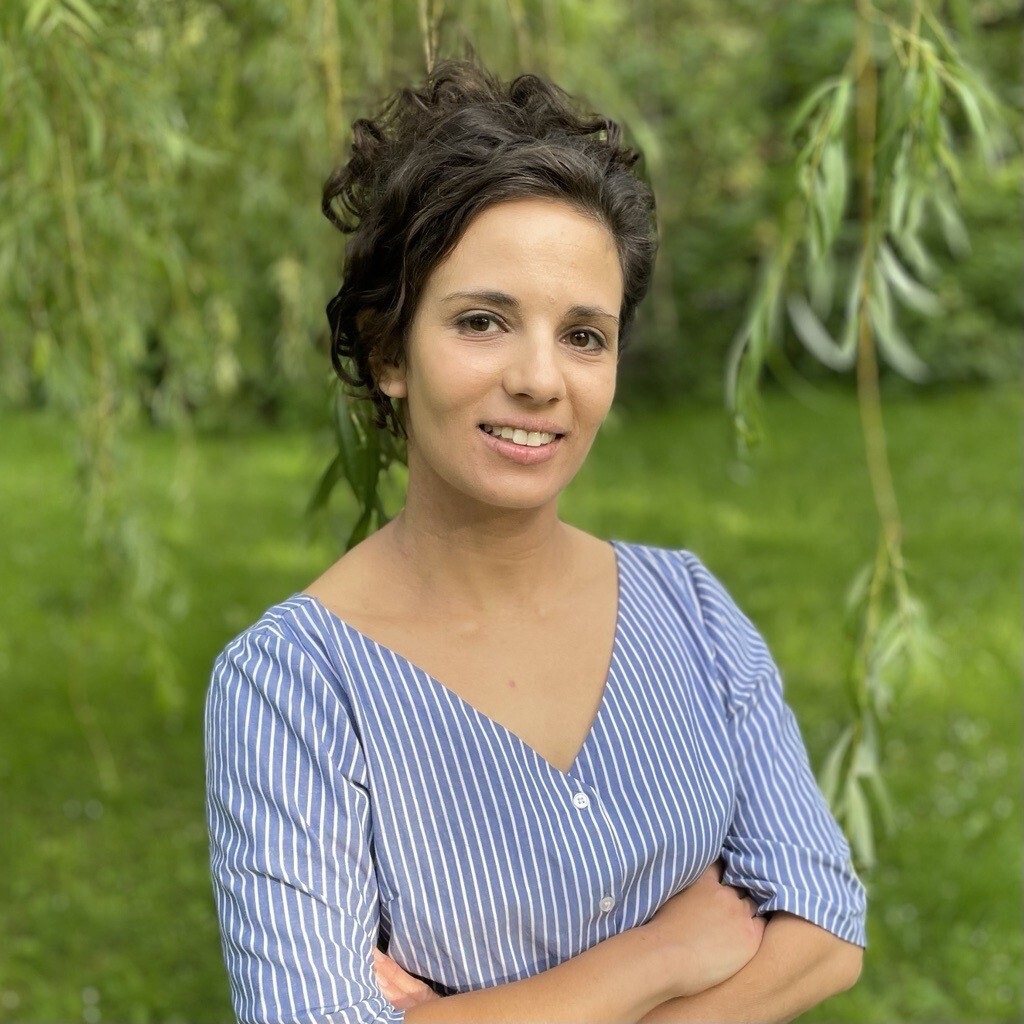 Julia Hava portait