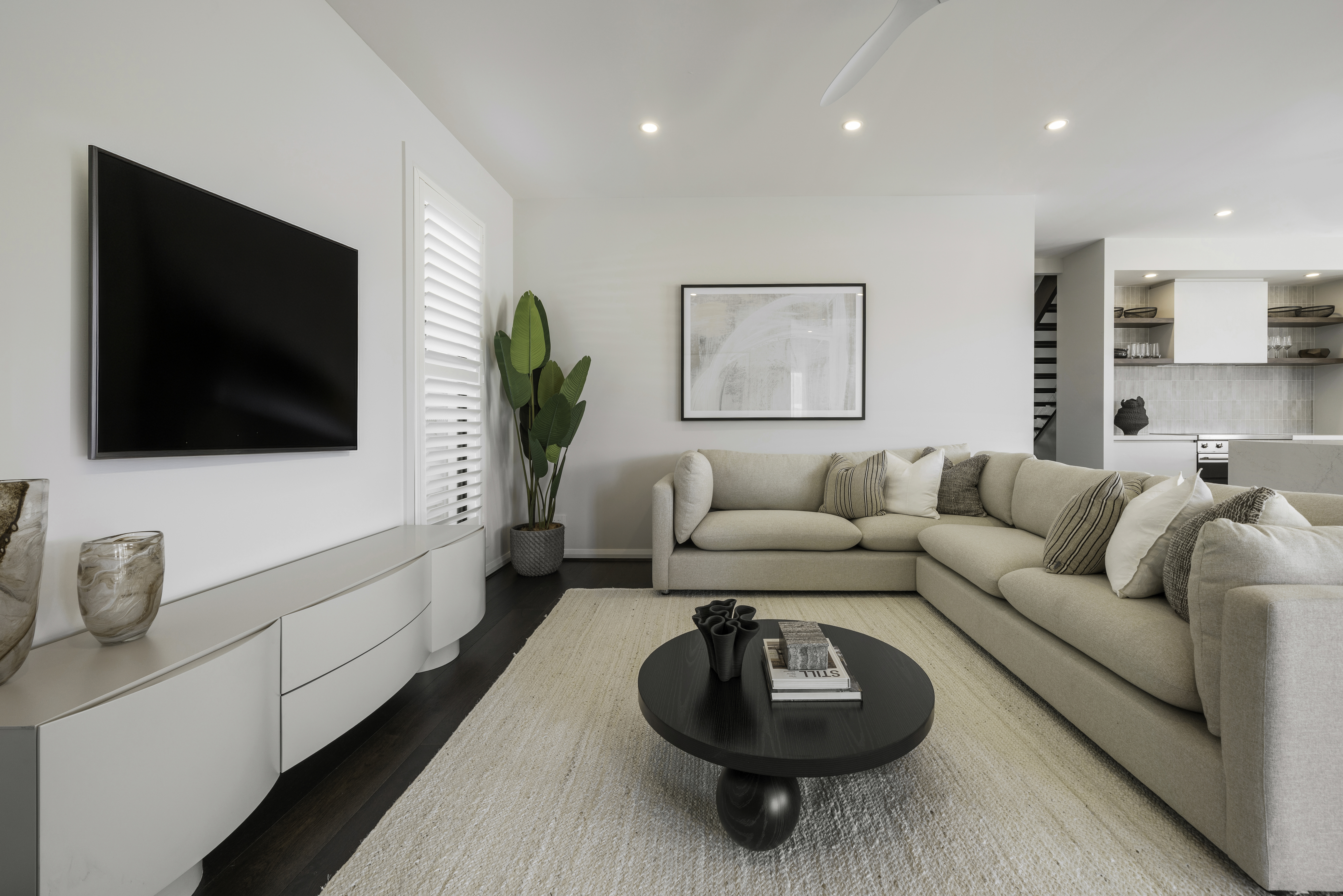 OH PROVIDENCE EST BELLEVUE 360 387 With TV