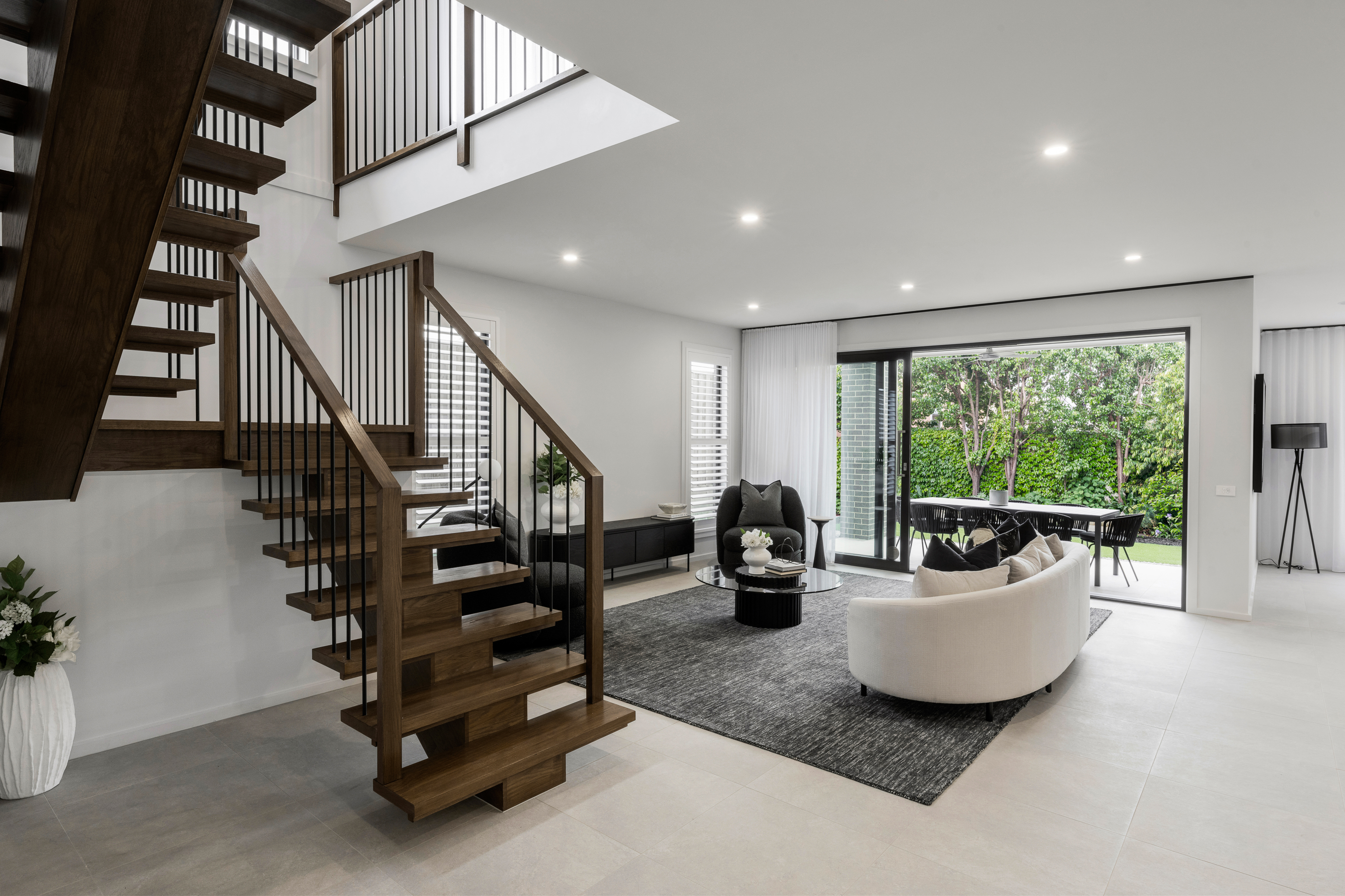 BOLTON 45 CONTEMPORARY FACADE 118