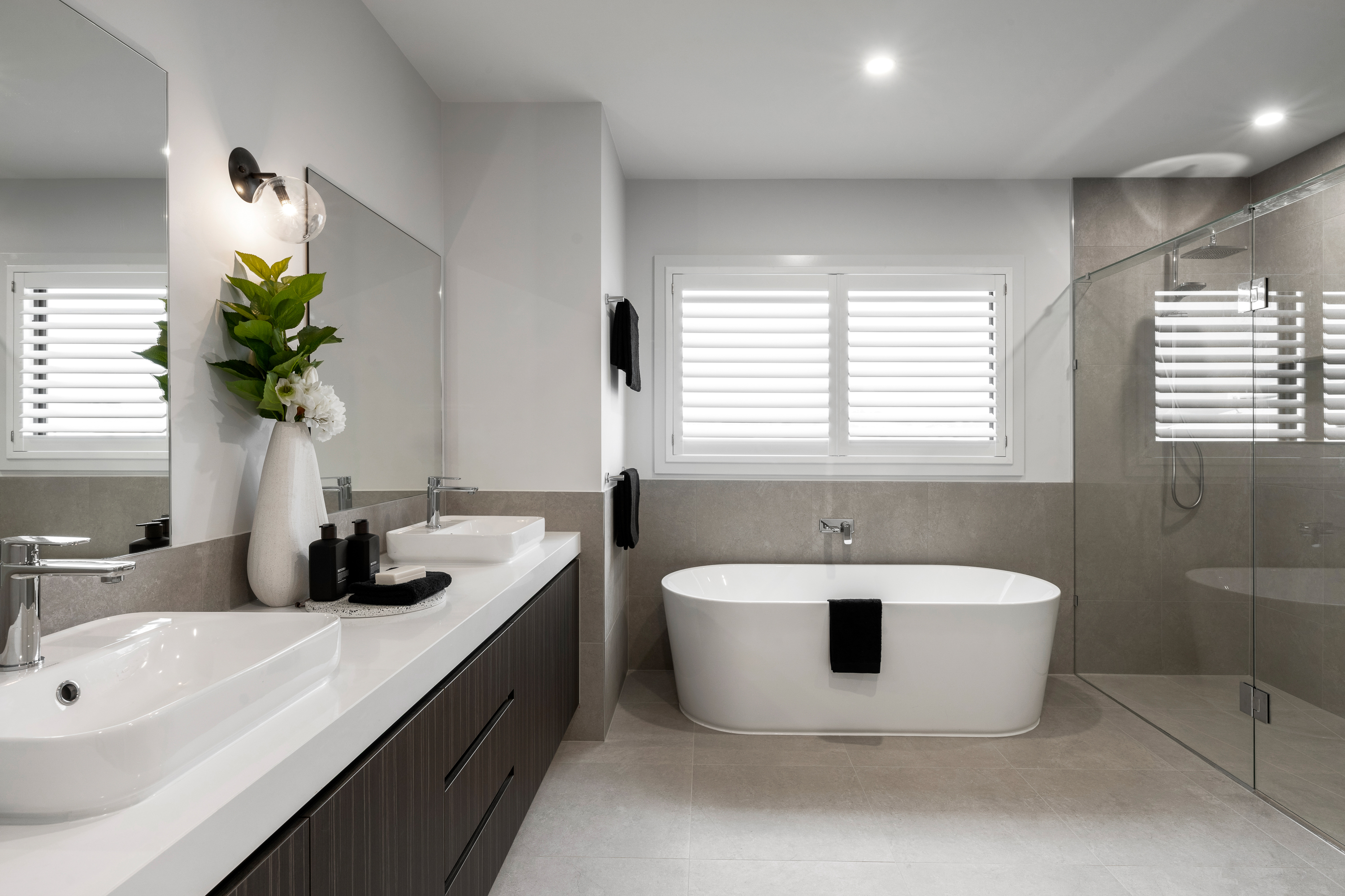 BOLTON 45 CONTEMPORARY FACADE 280