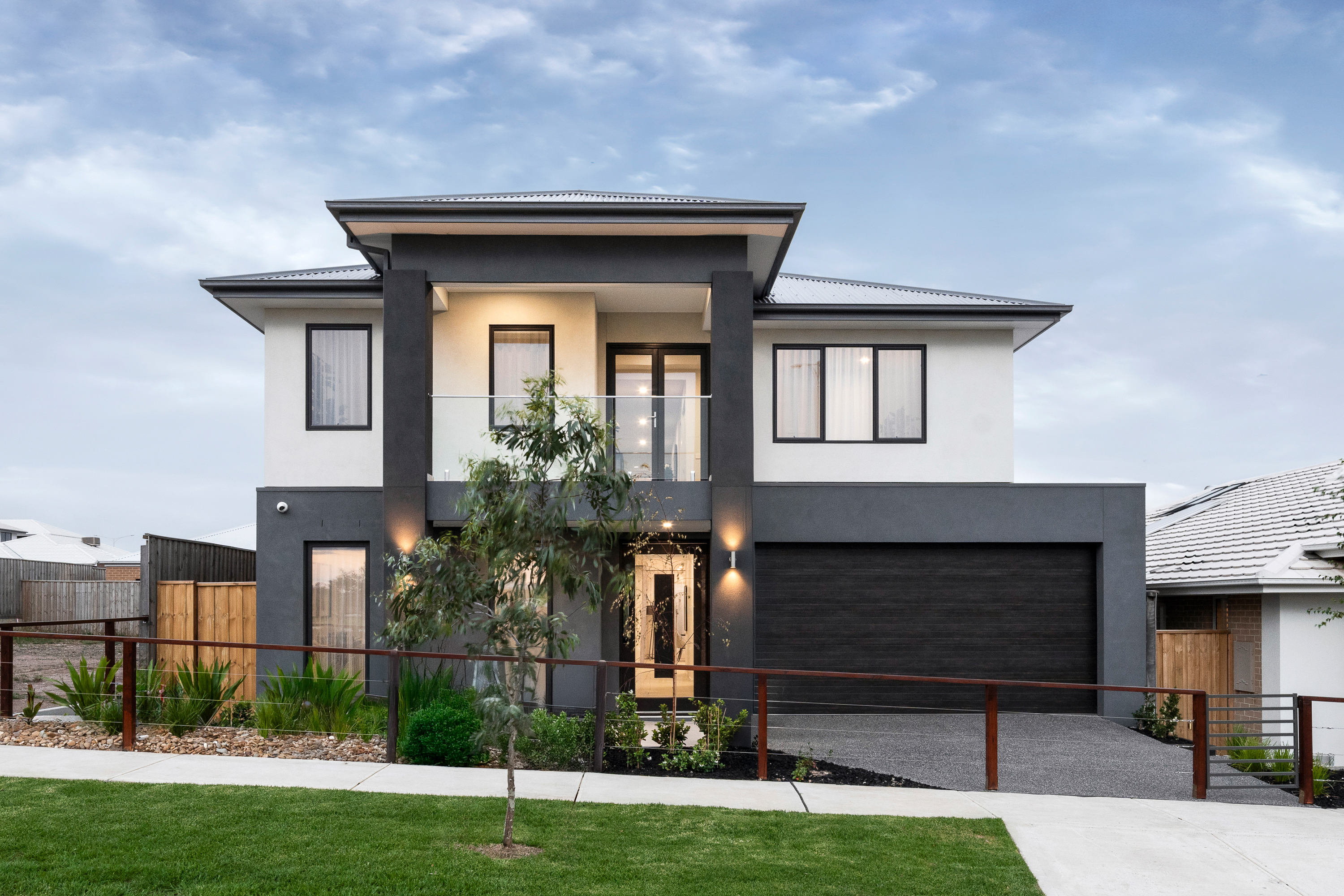 BOLTON 45 CONTEMPORARY FACADE 616