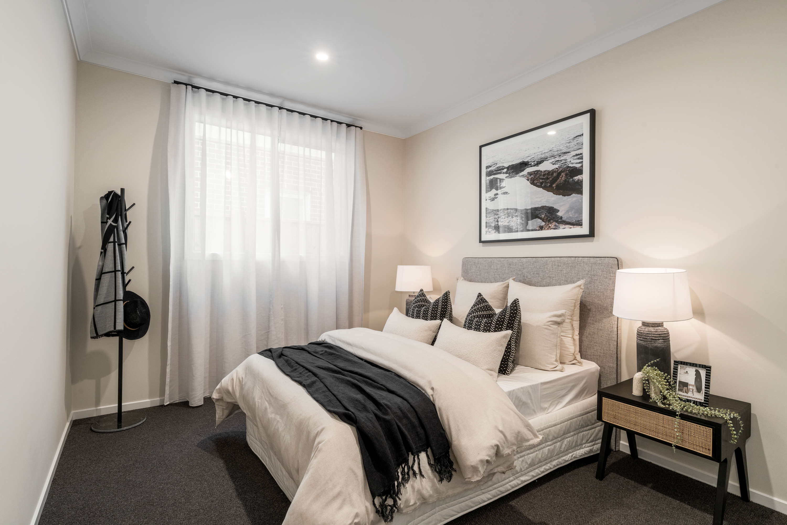 EVERLEY CAULFIELD 26 A 08