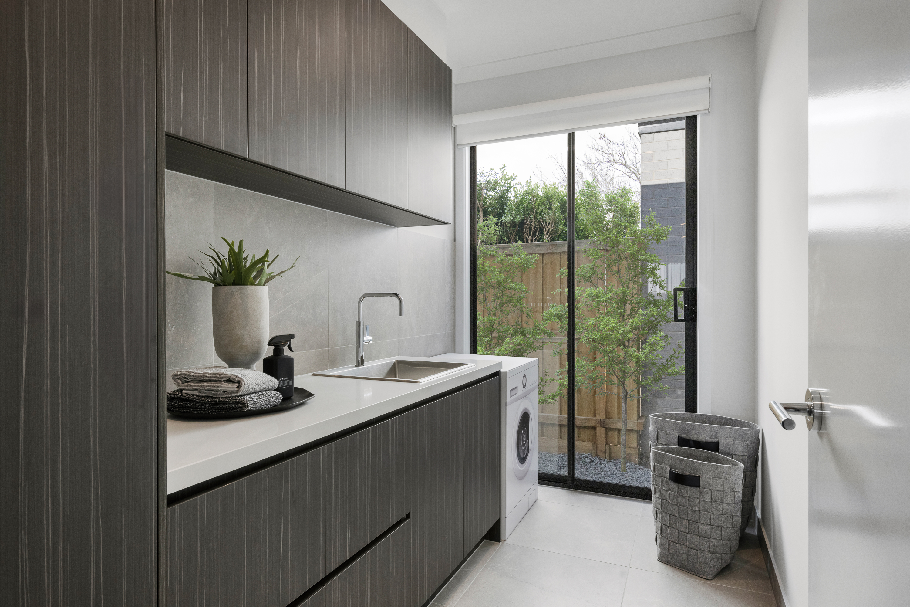 OH CHEVRON 28 VOGUE FACADE 101