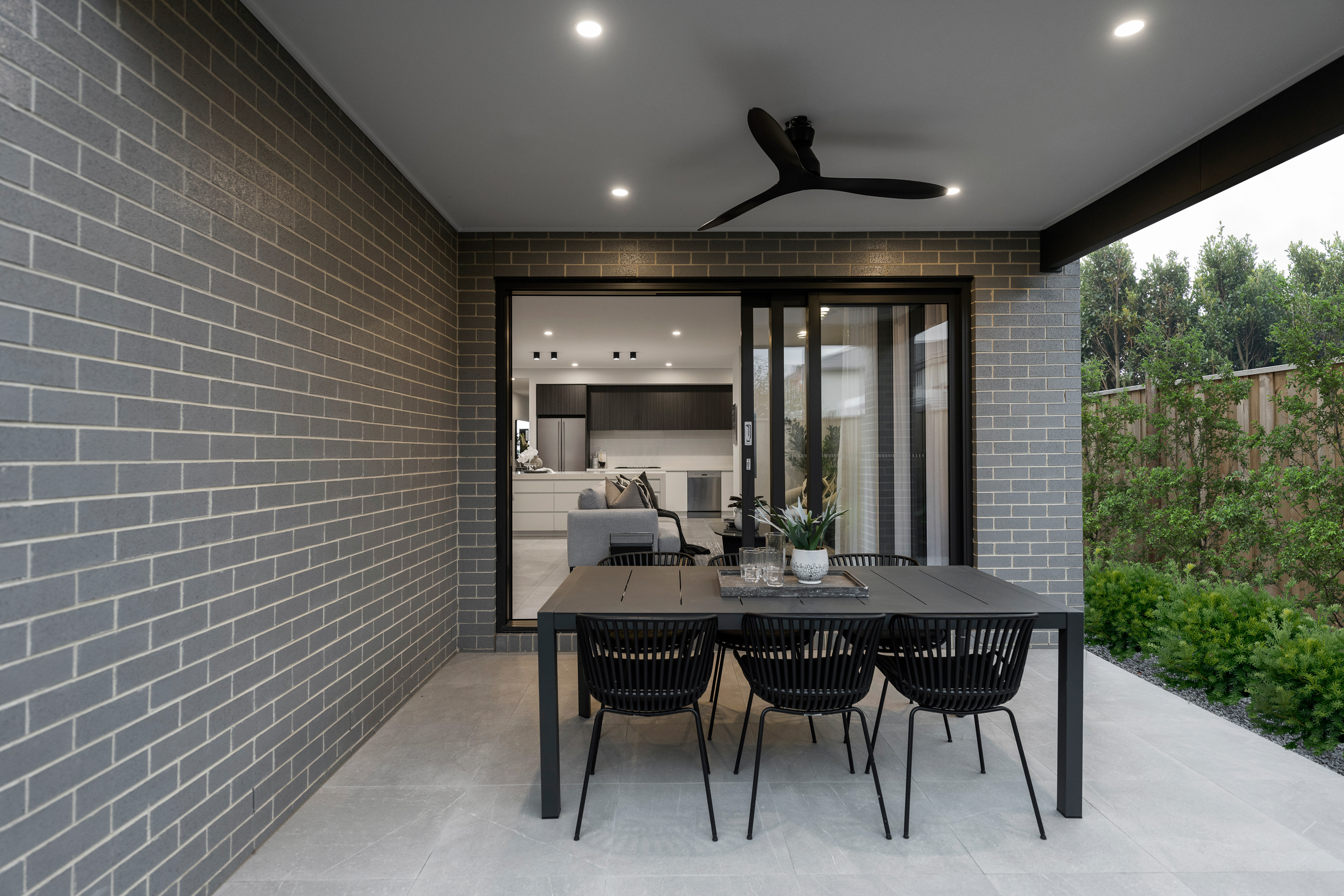 OH CHEVRON 28 VOGUE FACADE 352 2