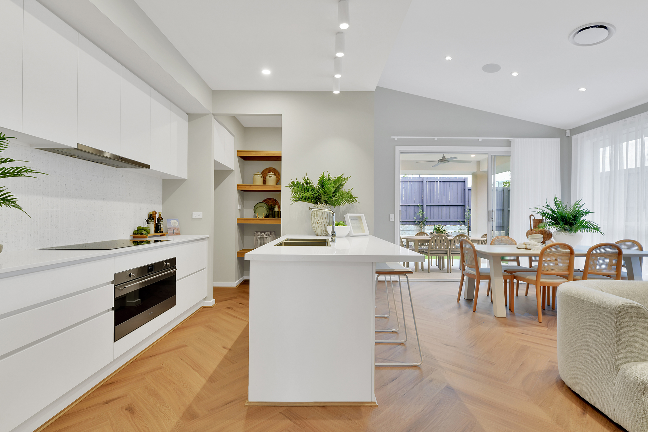 MALVERN 208 23 B QLD Kinma Valley 04