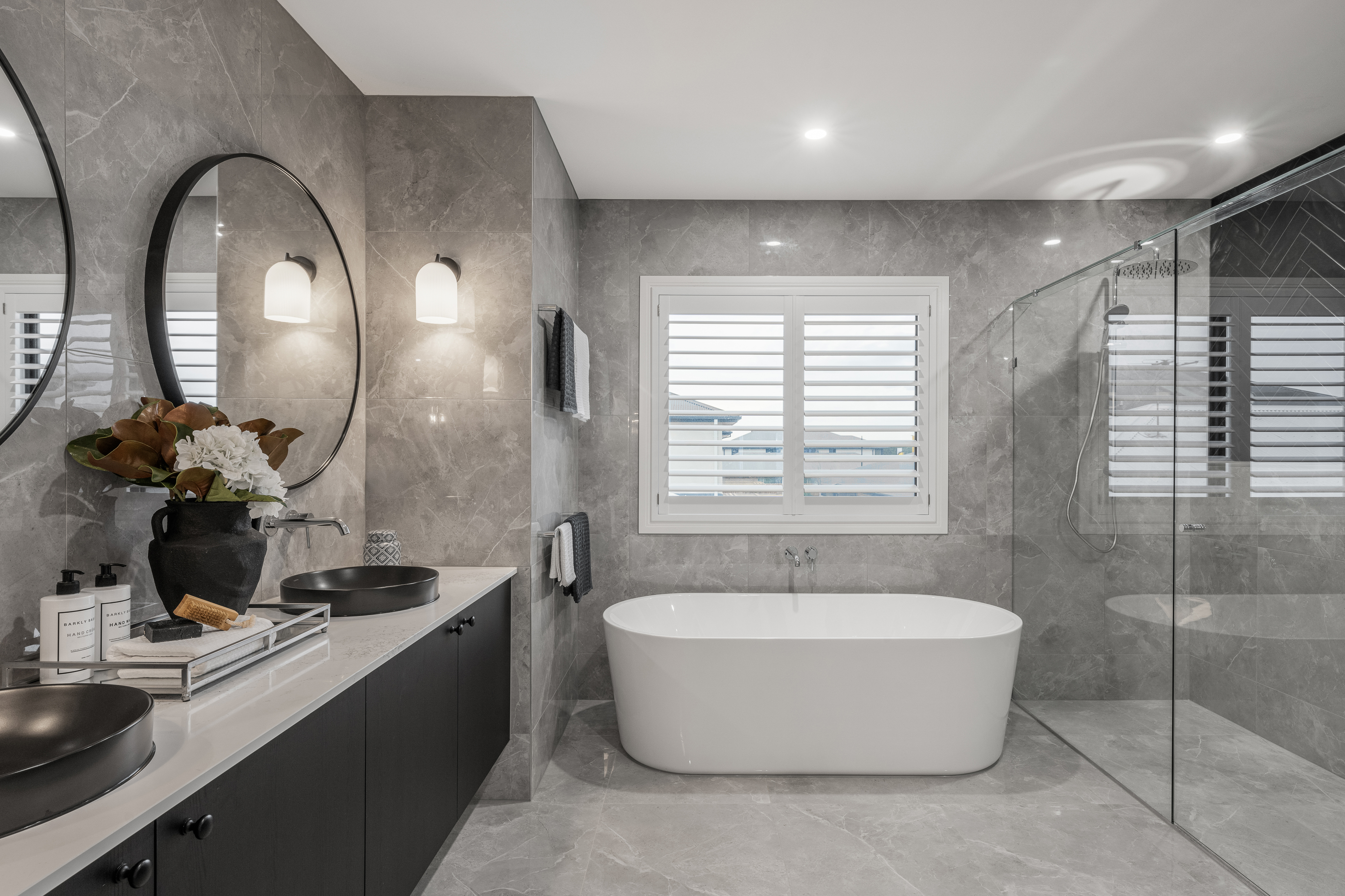 OH PORTSEA 49 BRIDGEHAMPTON FACADE 447