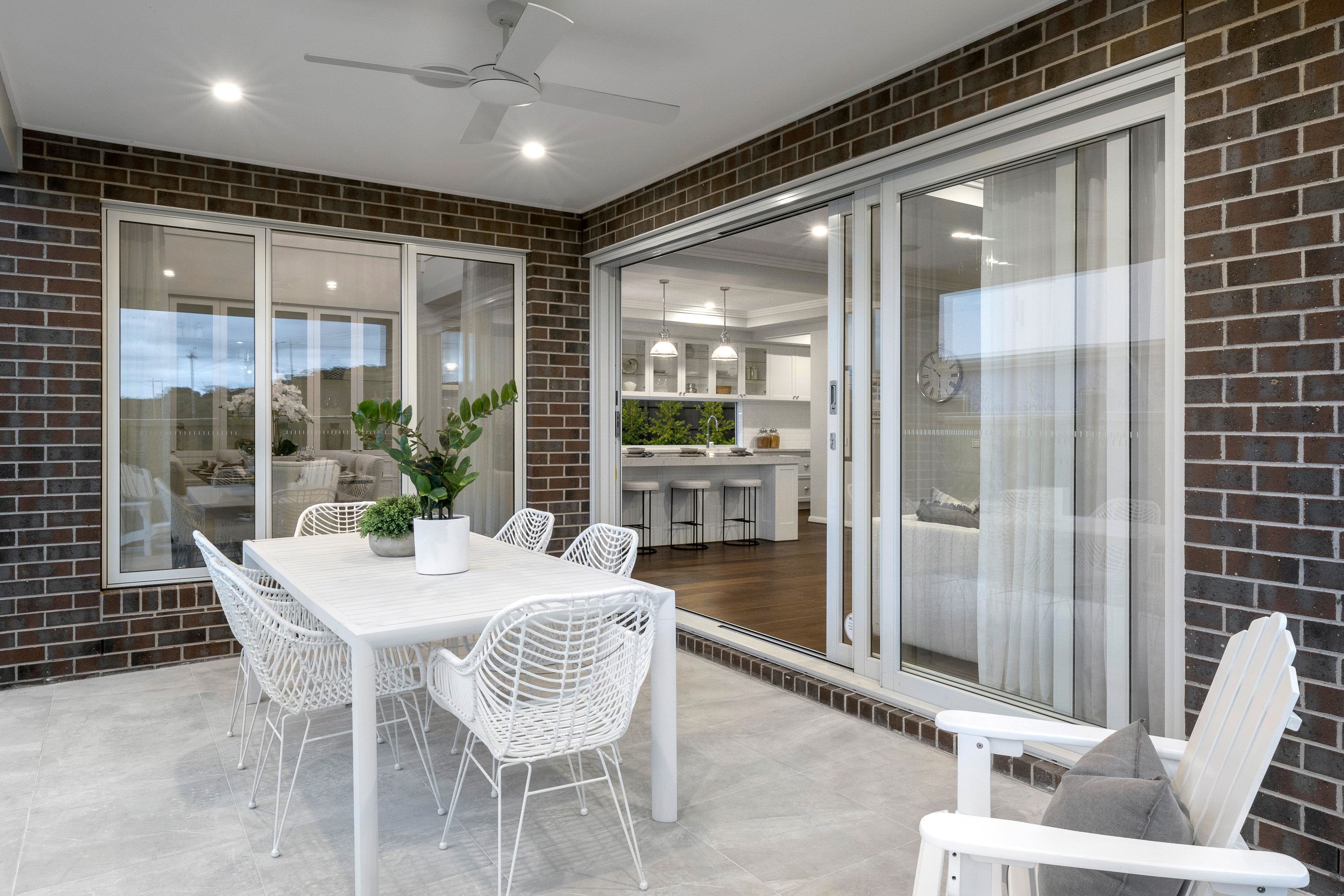 SS SORRENTO 43 BRIDGEHAMPTON 734 2