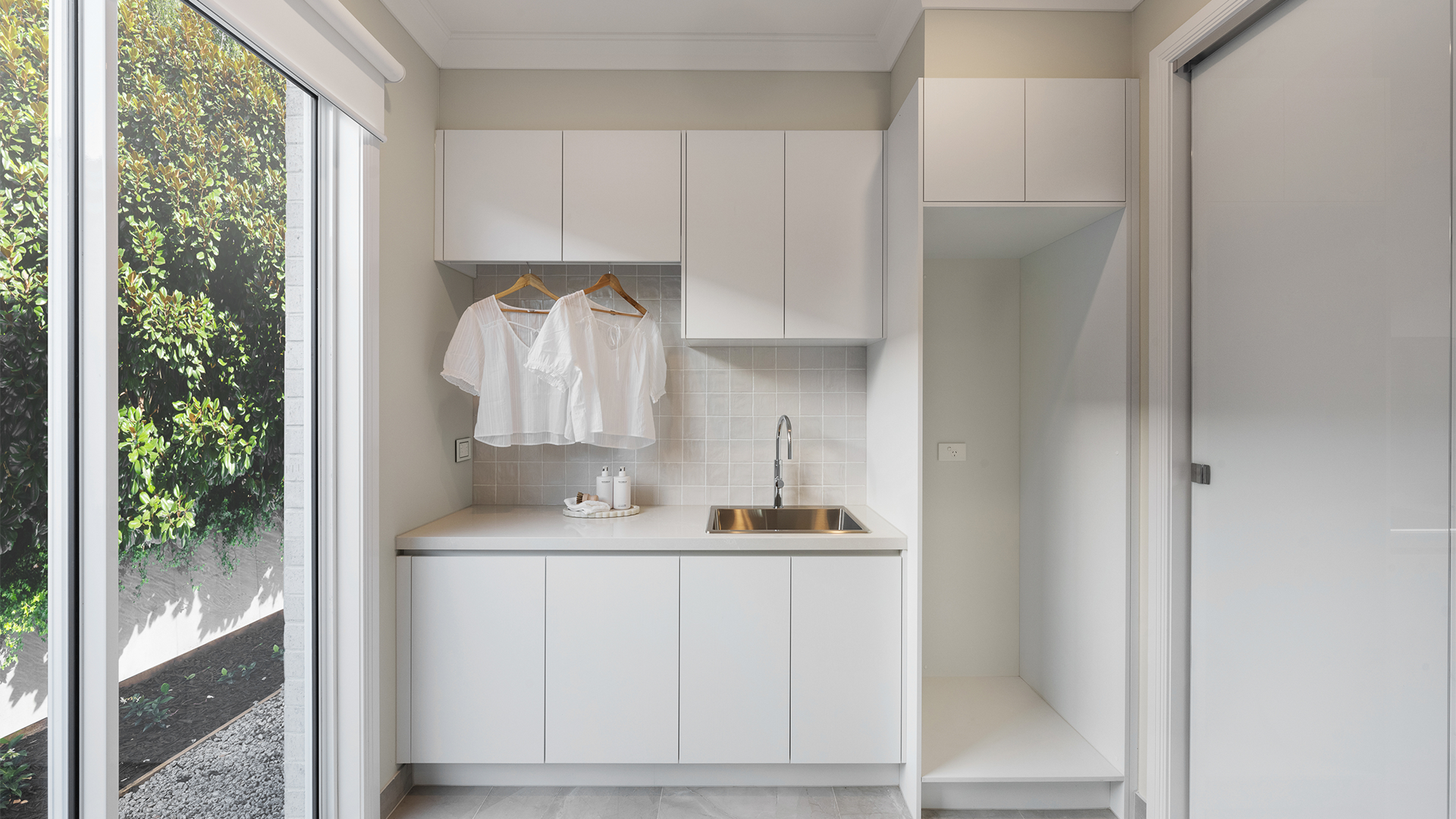 BELLEVUE 369 40 Displayed at Botanical VIC 11