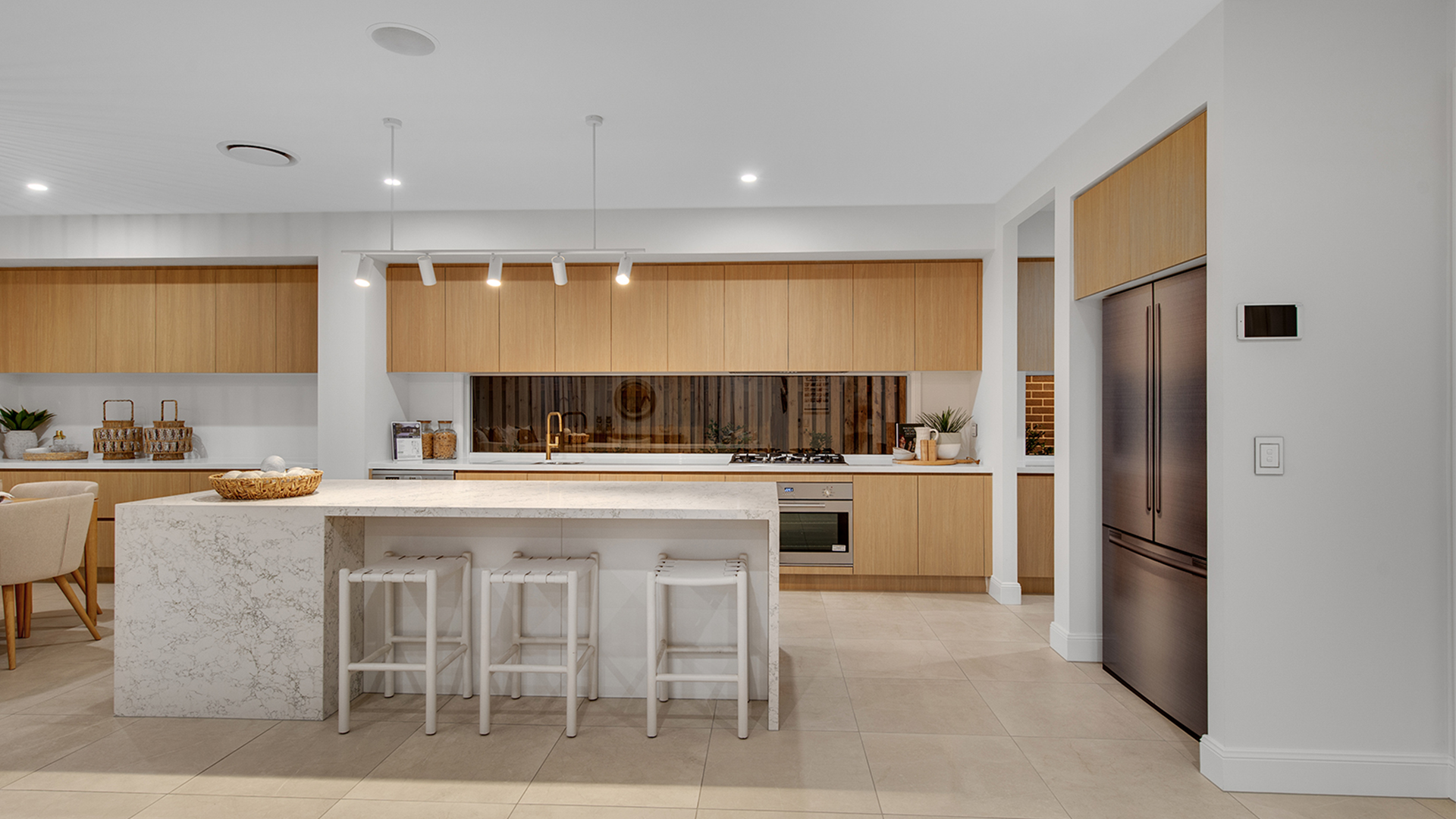 BELLEVUE 369 40 Displayed at Whiterock QLD 02