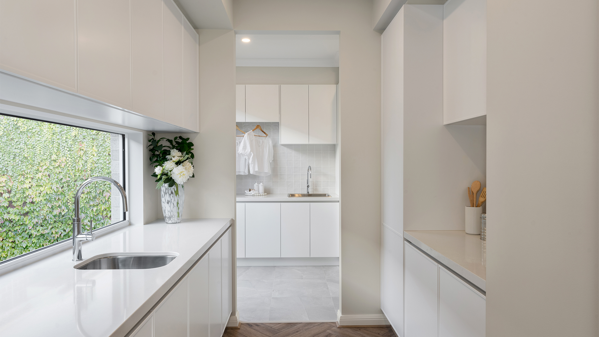 BELLEVUE 369 40 Displayed at Botanical VIC 10