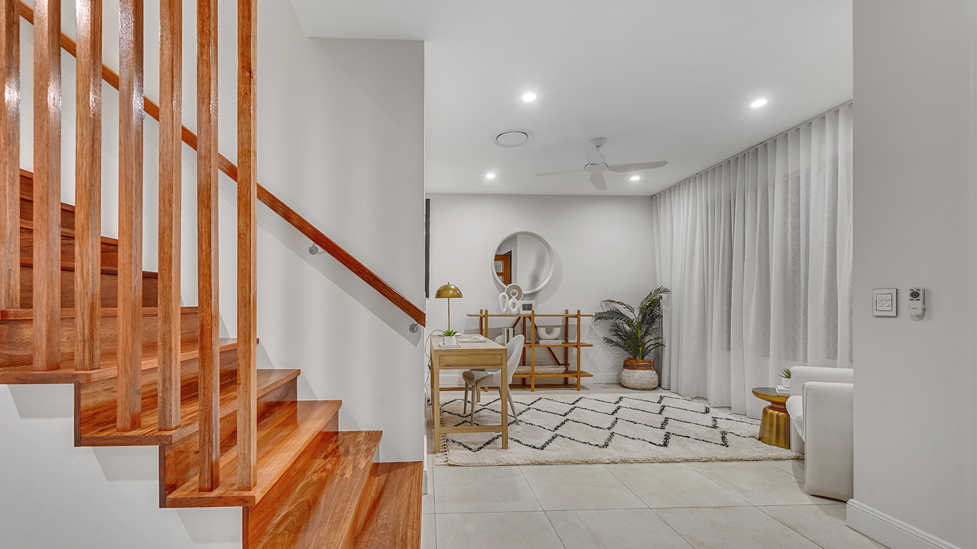 BELLEVUE 369 40 Displayed at Whiterock QLD 05