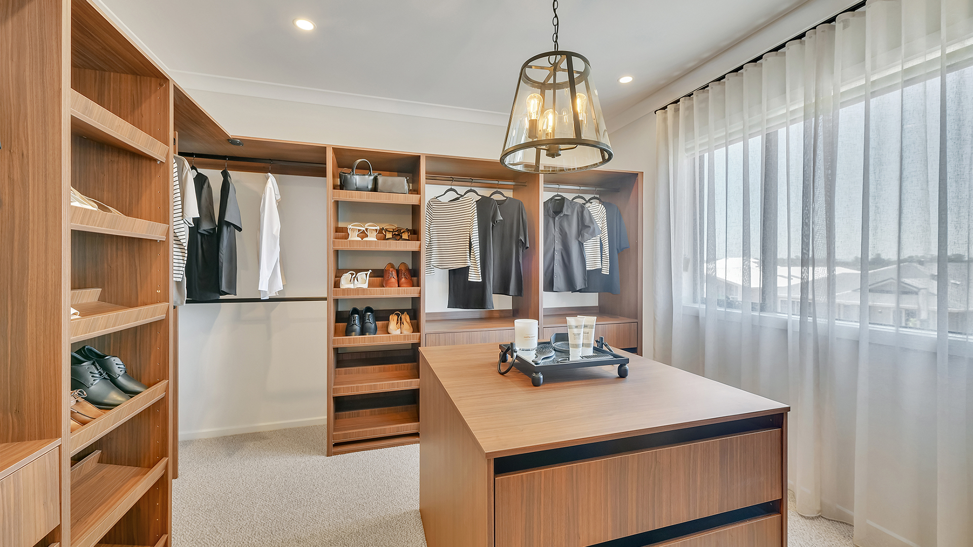 BOLTON 364 40 A Displayed at Lilywood QLD 02