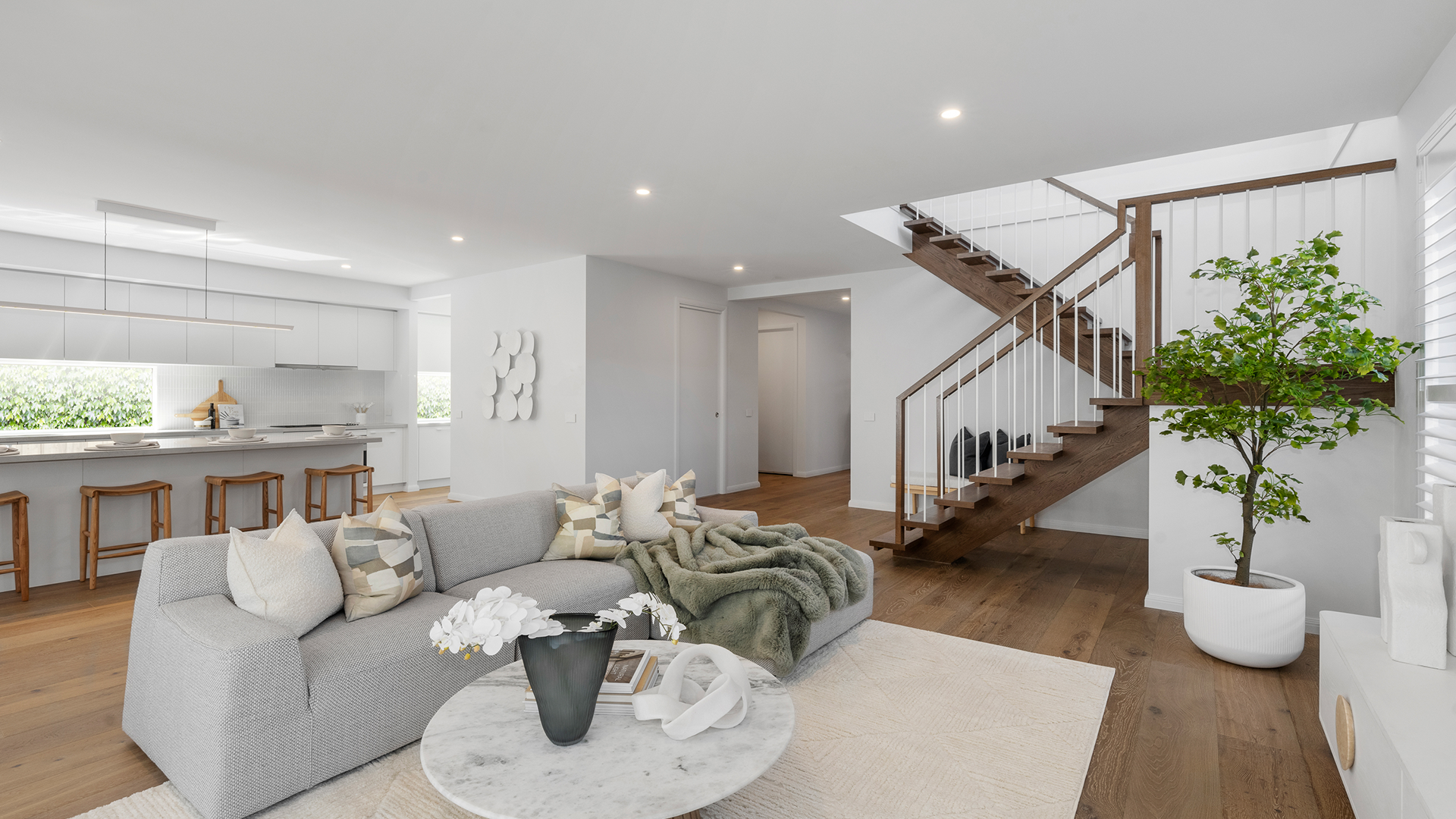 BOLTON 424 47 Displayed at Botanical VIC 05