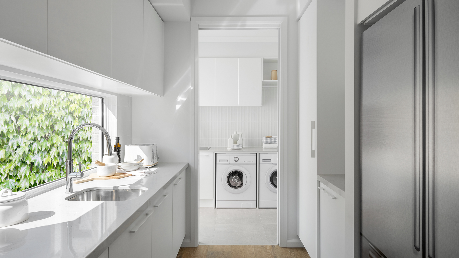 BOLTON 424 47 Displayed at Botanical VIC 07