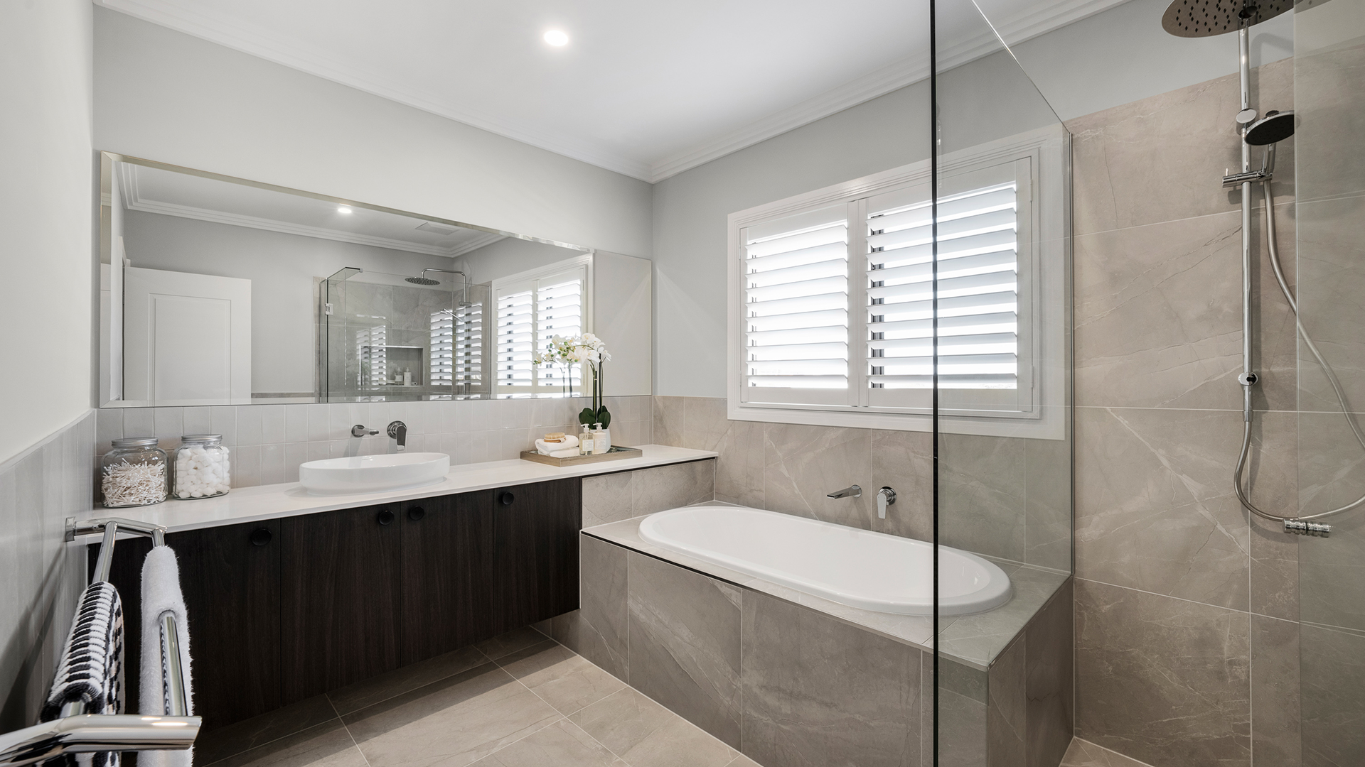 BOLTON 398 44 Displayed at Harpley VIC 04