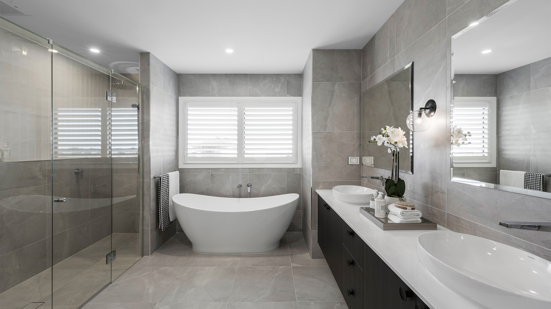 BOLTON 398 44 Displayed at Harpley VIC 06