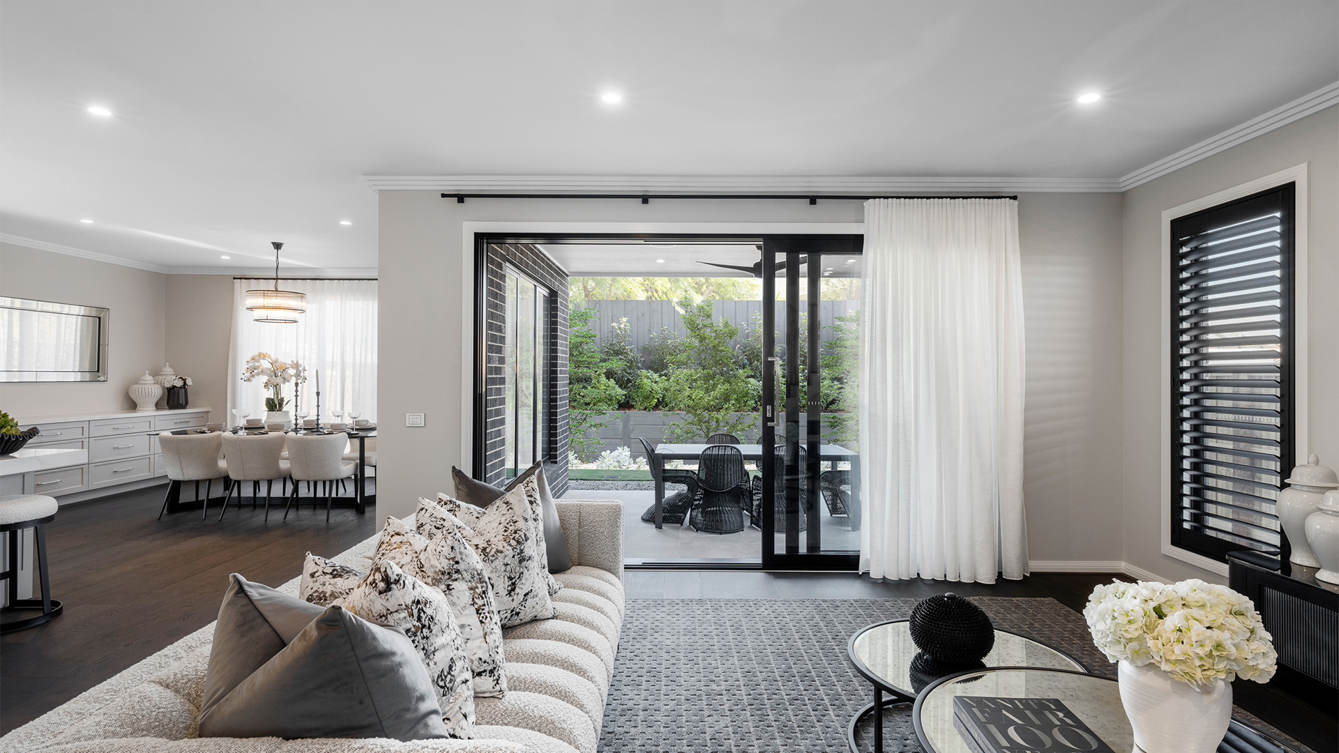 BOLTON 398 44 Displayed at Harpley VIC 07