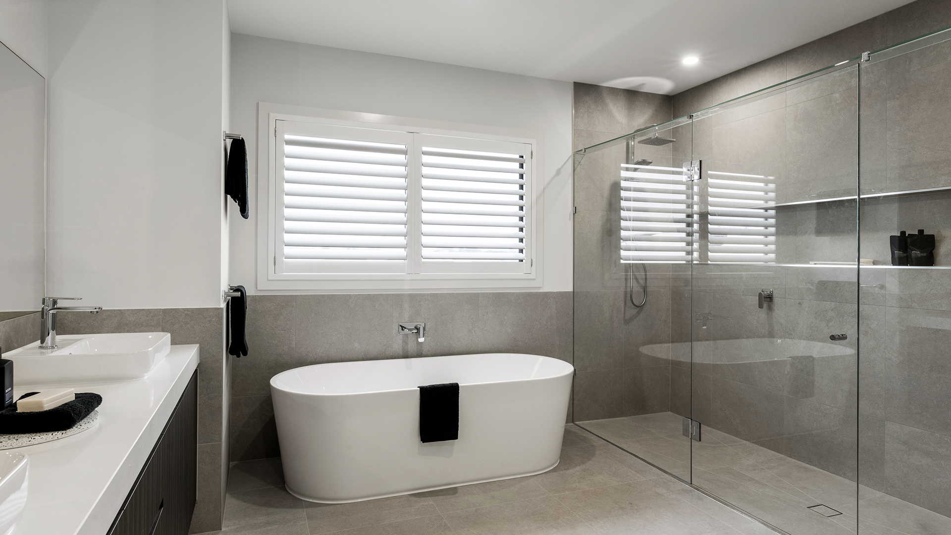 BOLTON 424 47 Displayed at Averley VIC 16