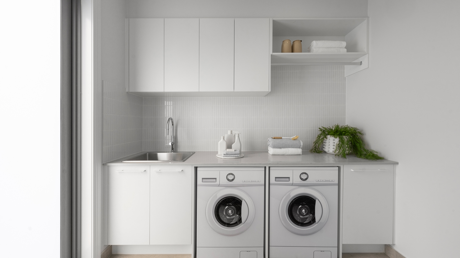 BOLTON 424 47 Displayed at Botanical VIC 08