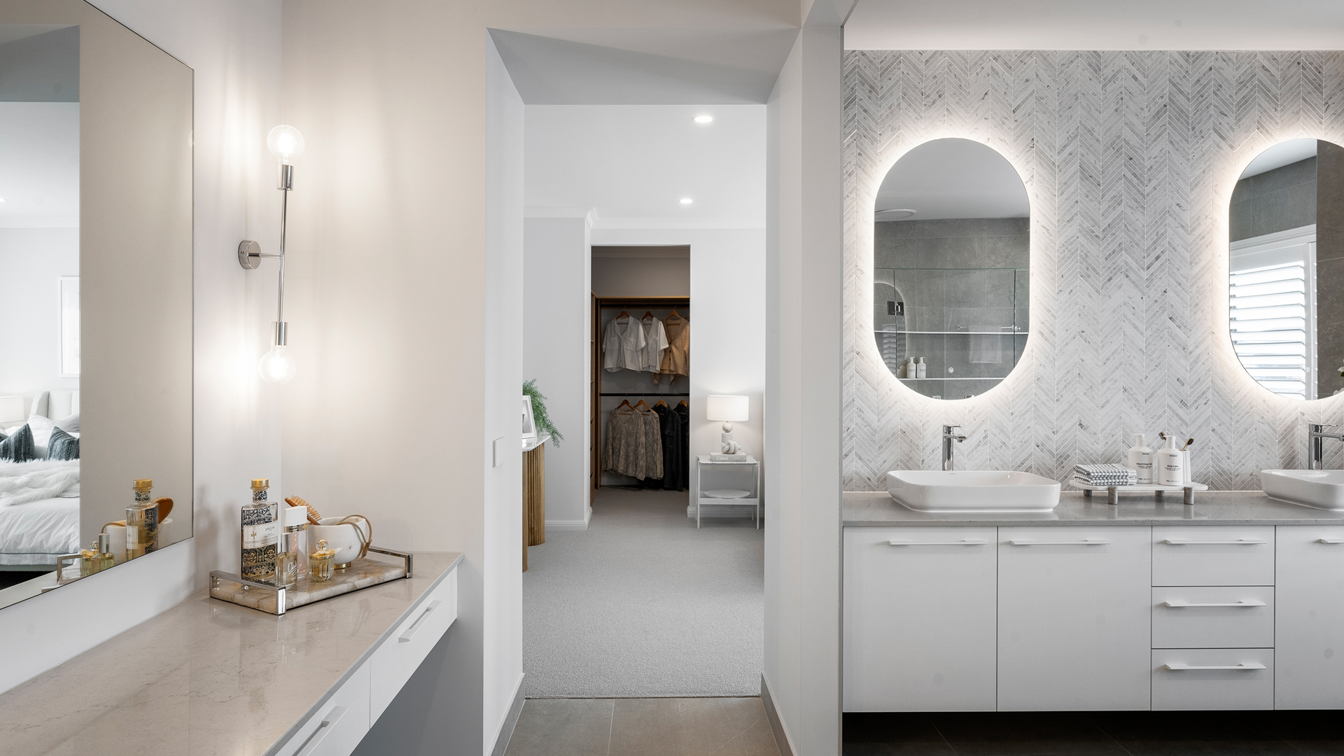 BOLTON 424 47 Displayed at Botanical VIC 15