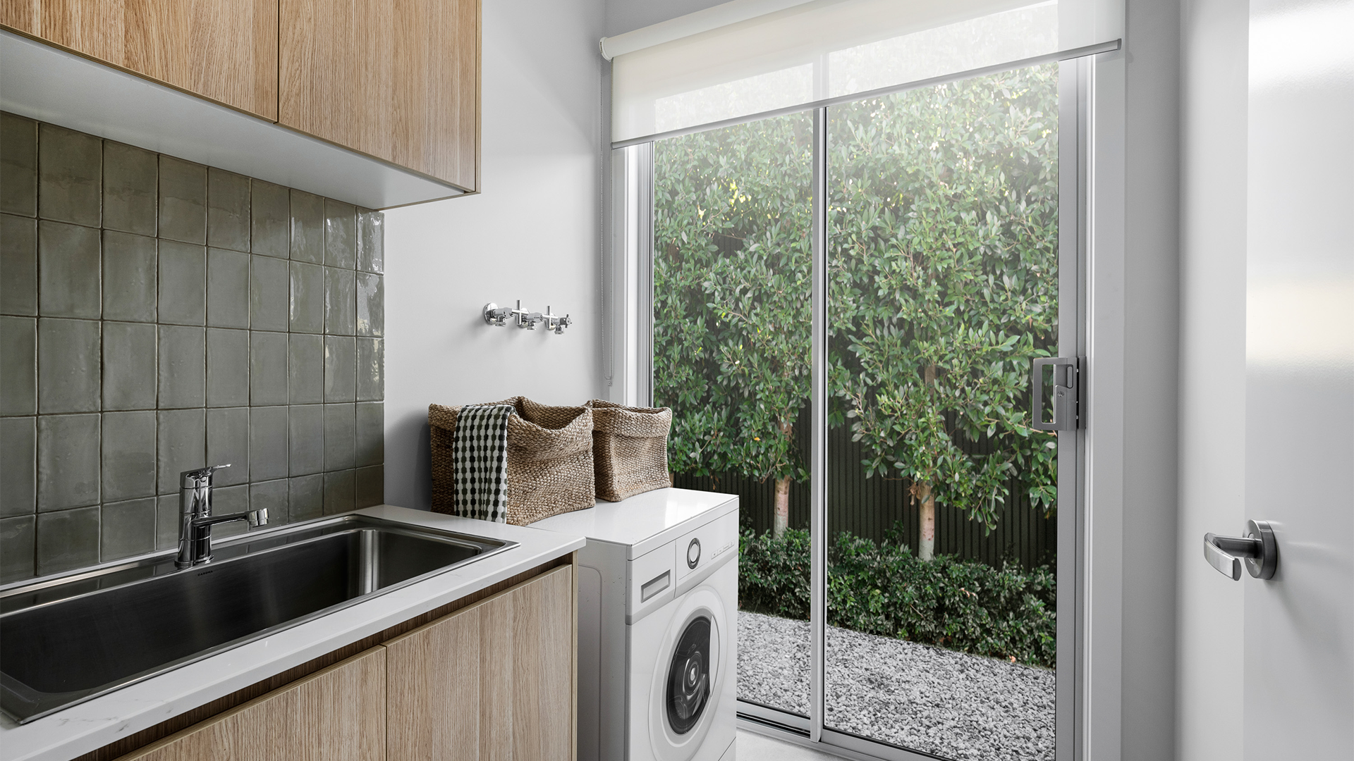 CAULFIELD 209 23 Displayed at Harpley VIC 05