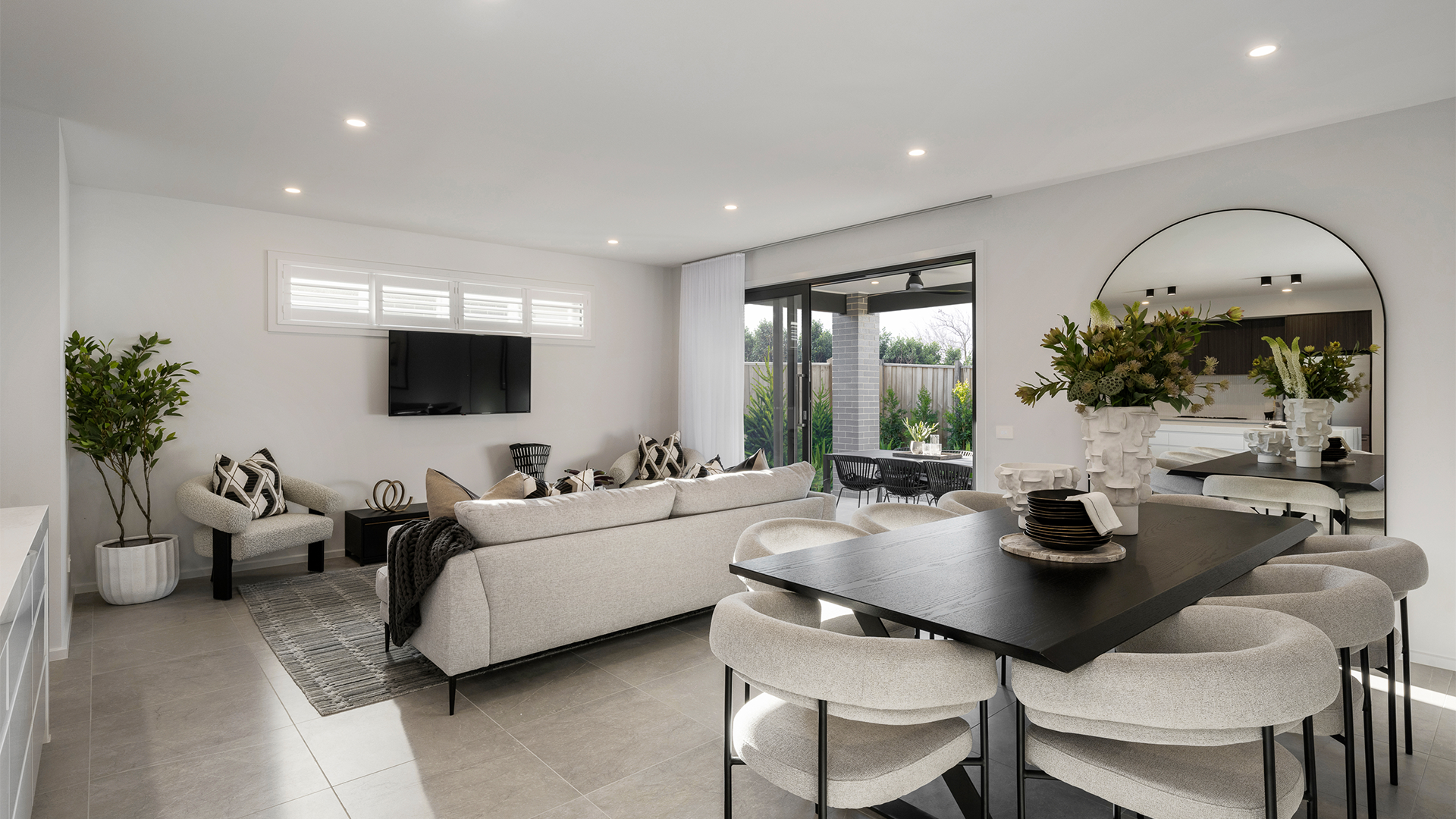 CHEVRON 269 28 Displayed at Smiths Lane VIC 07