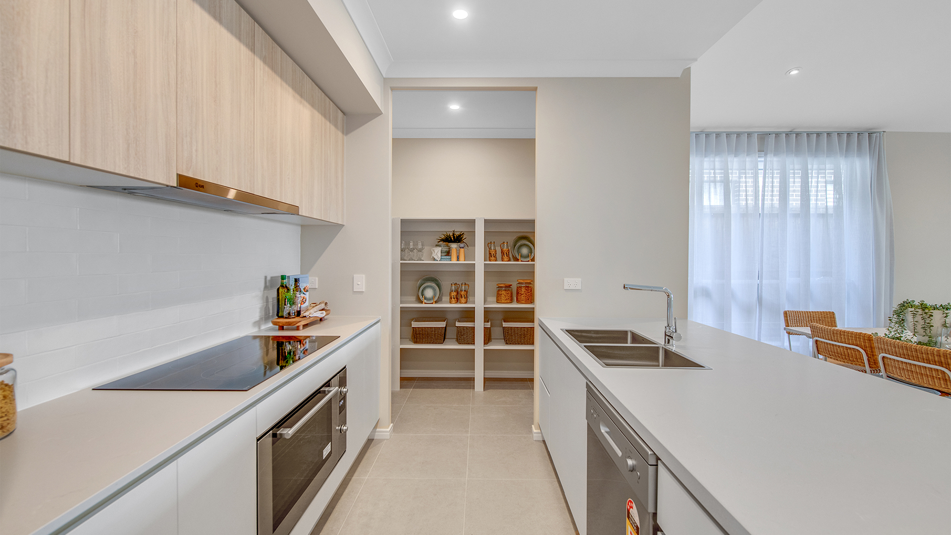 HINCHINBROOK 209 Displayed at Yarrabilba QLD 02