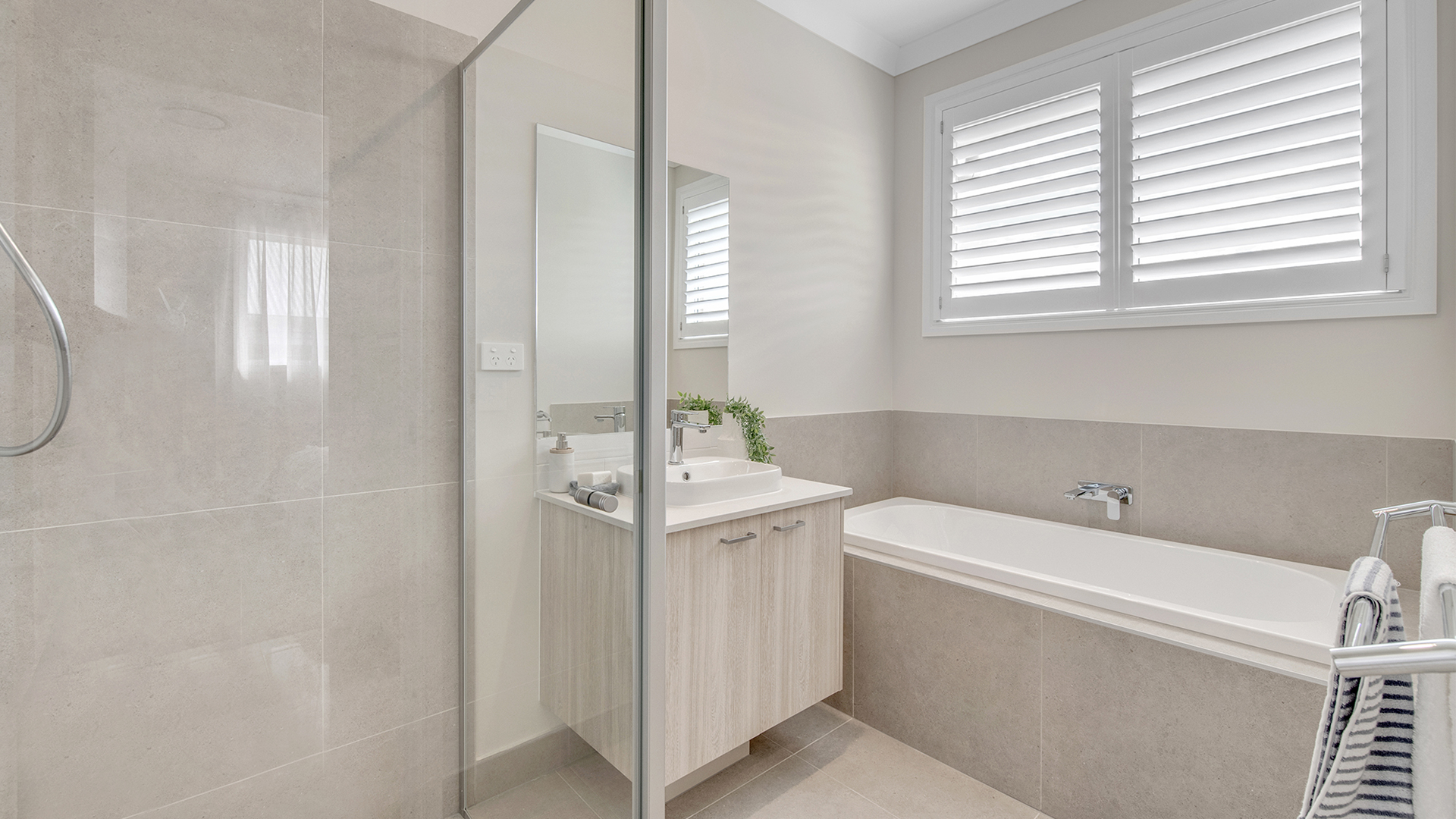 HINCHINBROOK 209 Displayed at Yarrabilba QLD 06