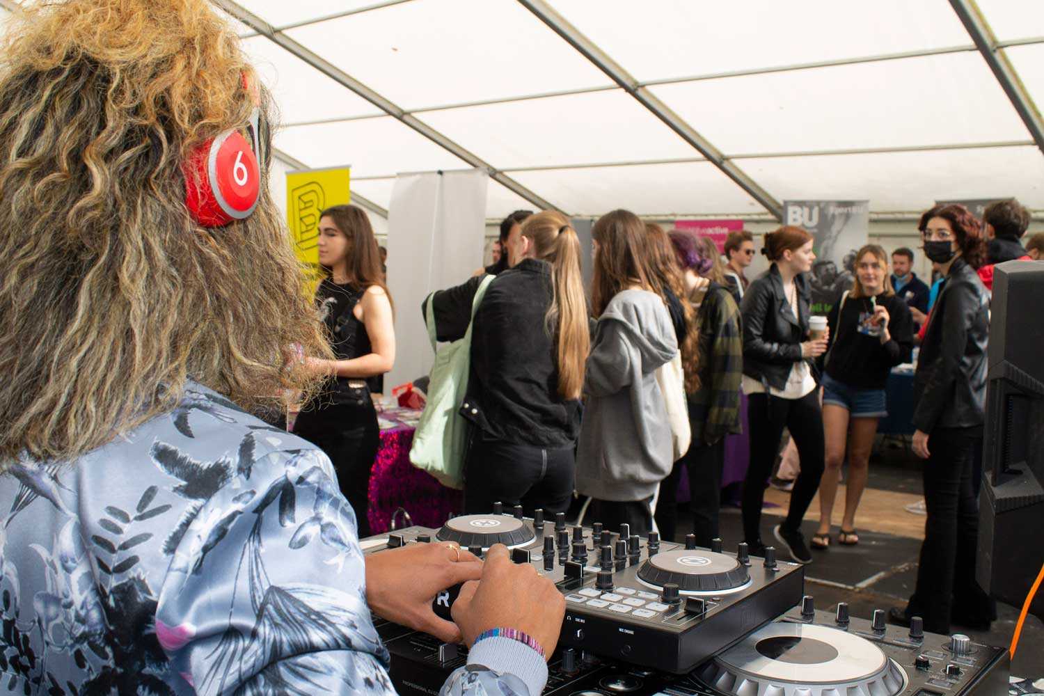 AUBSU DJ at event