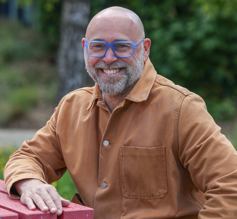 Headshot for Dr A. Woodfall