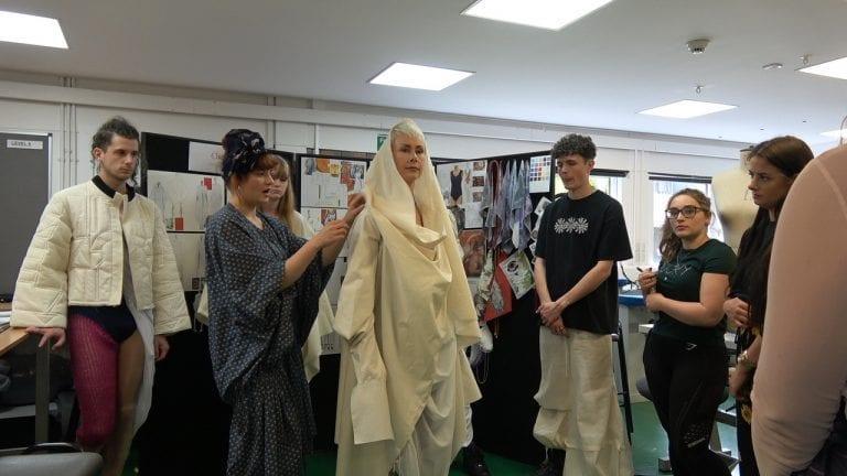Students being shown patterns.