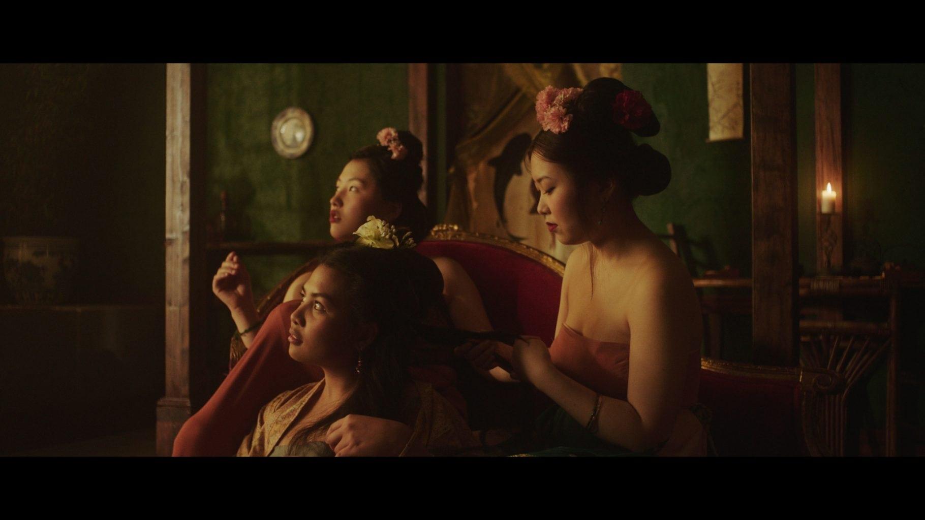 3 ladies on a sofa