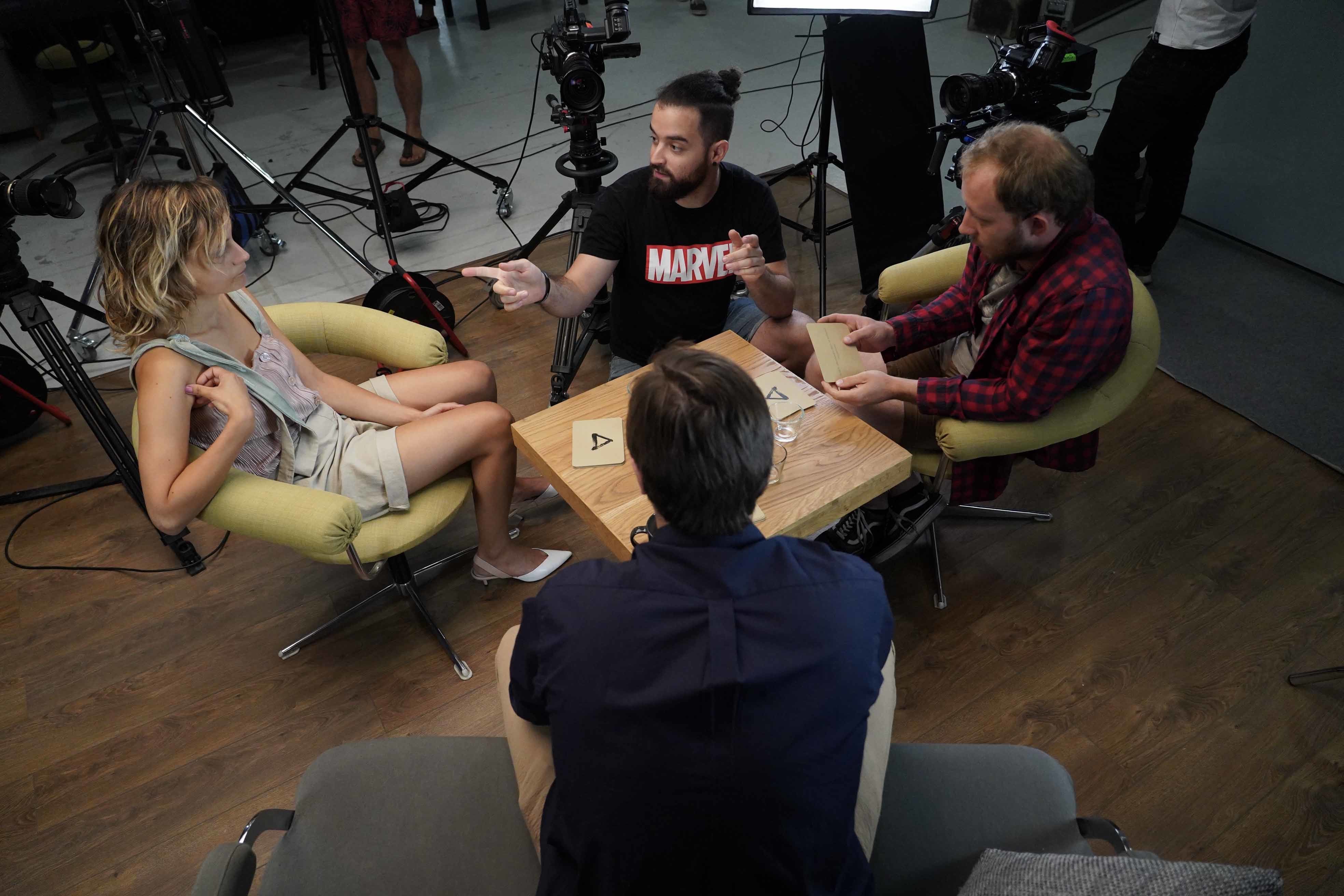 MA Film Practice alumni Peter Engelmann directs actors for Triangle (2020)