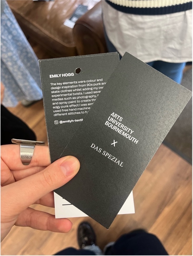 Black labels for the Das SPEZIAL collaboration.