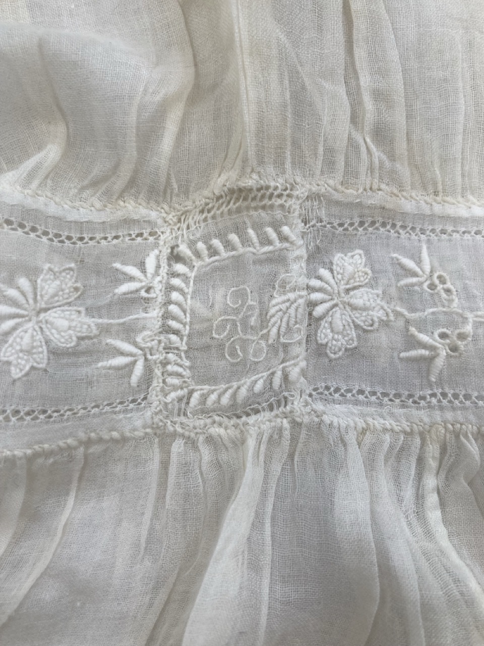 Detail of extant ca.1850-1860 Victorian undersleeves.