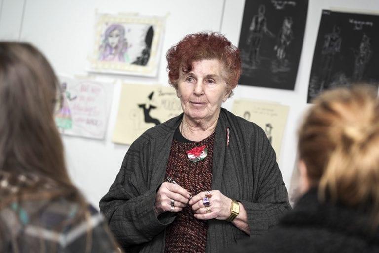 Pamela Howard delivers a lecture to students