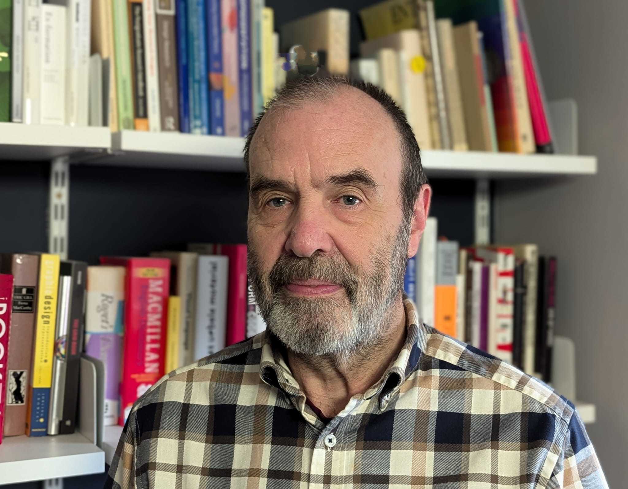 Headshot for Dr P Jones.