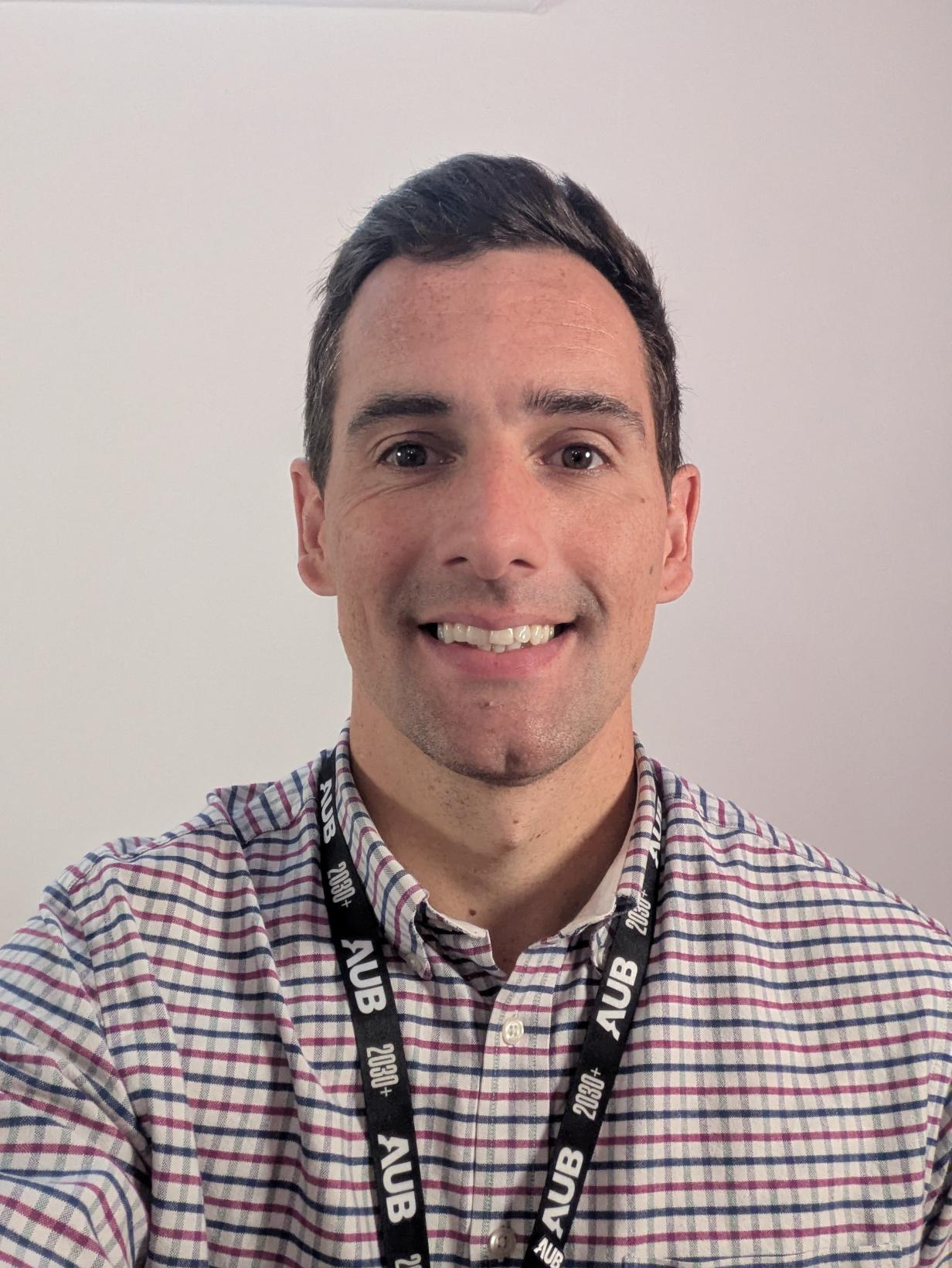 Headshot of Rob Hill