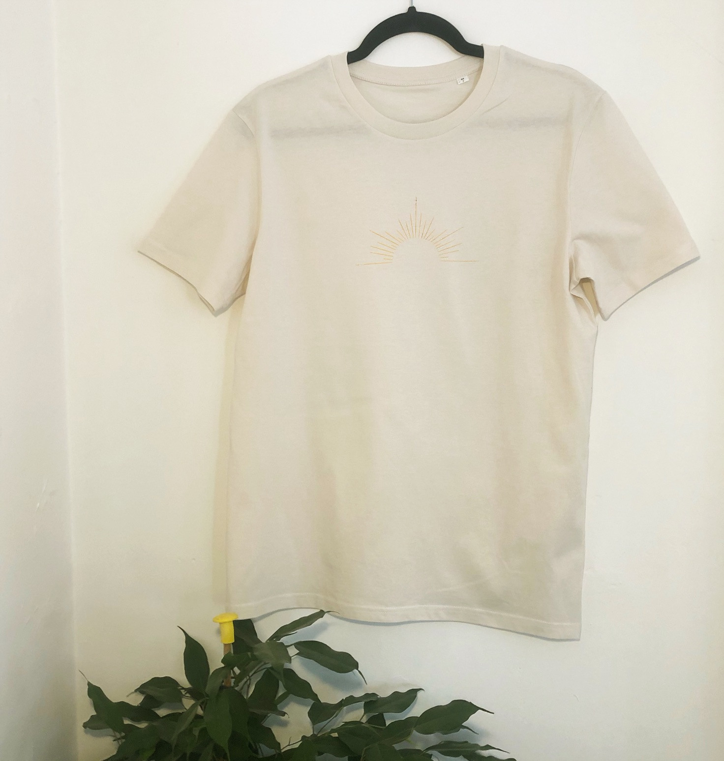 T-shirt with a sun outline