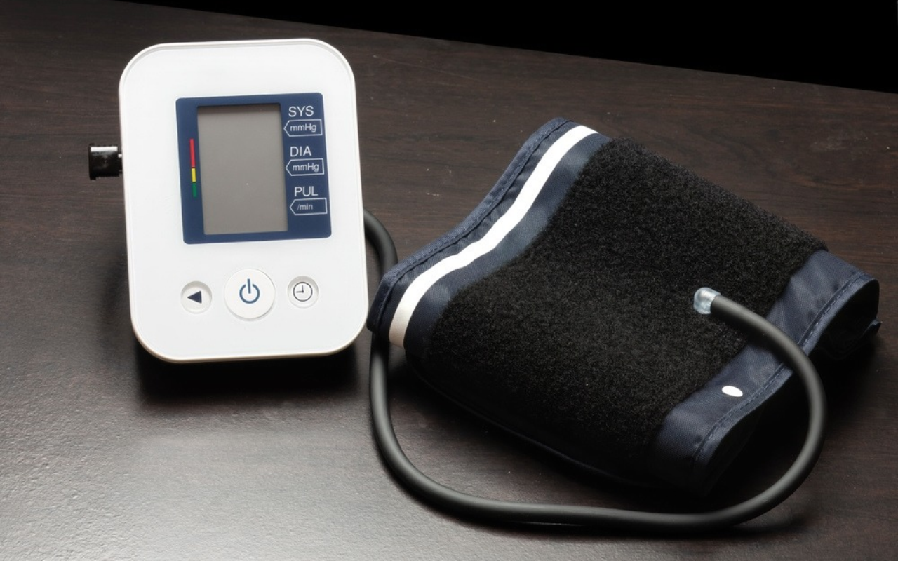 Blood pressure monitor for hypertension in young adults