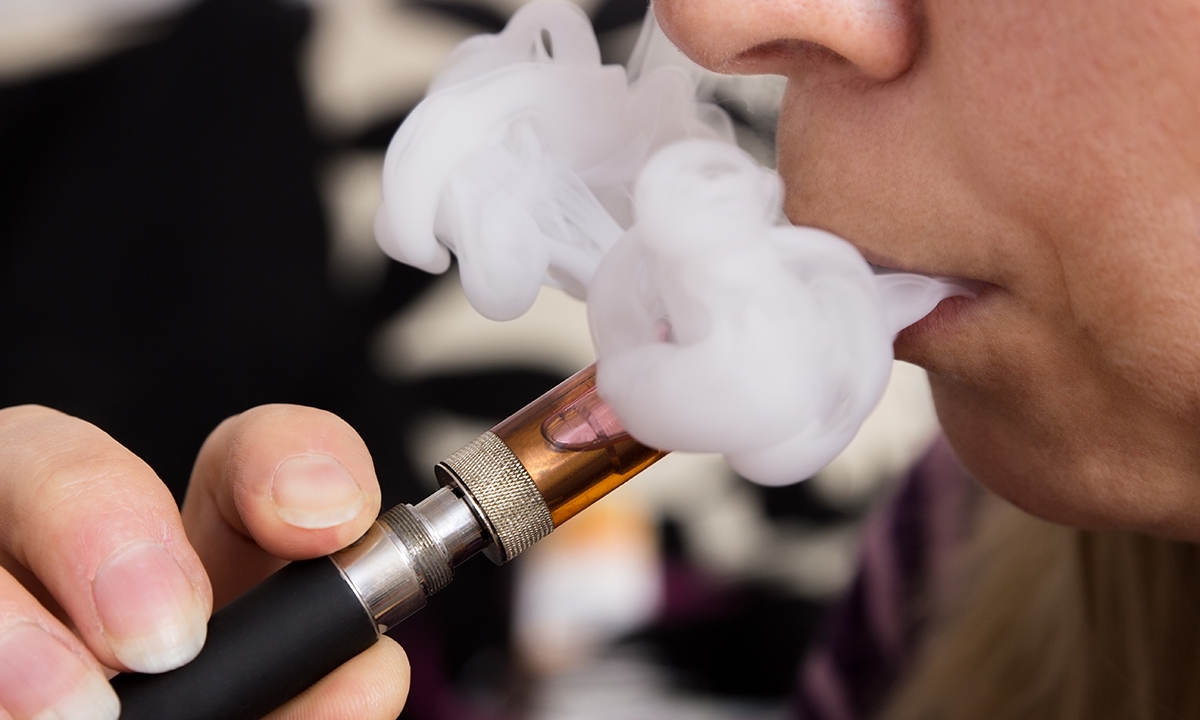 E-cigs and teens: evidence warns of harms and gateway effect - Featured Image