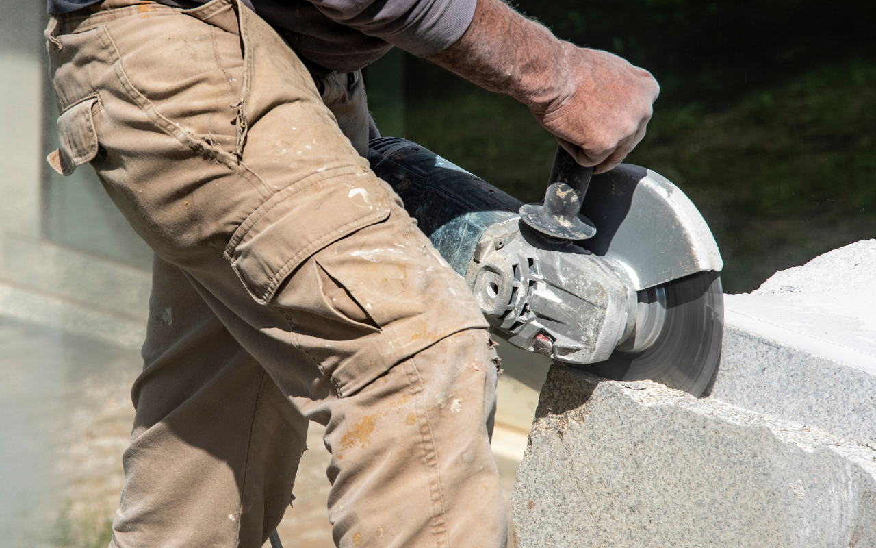 Workers who install artificial stone benchtops at high risk of developing asthma - Featured Image